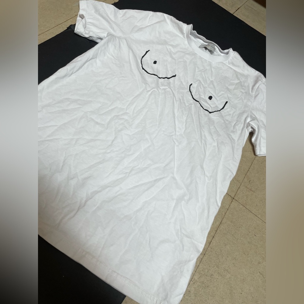 Never Fully Dressed Free Your Boobs T-Shirt, size Small - Picture 3 of 7